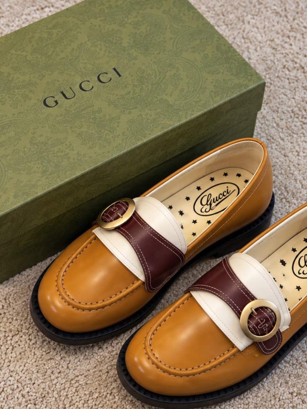 Gucci Tan White and Burgundy Leather Loafers with Signature Buckle